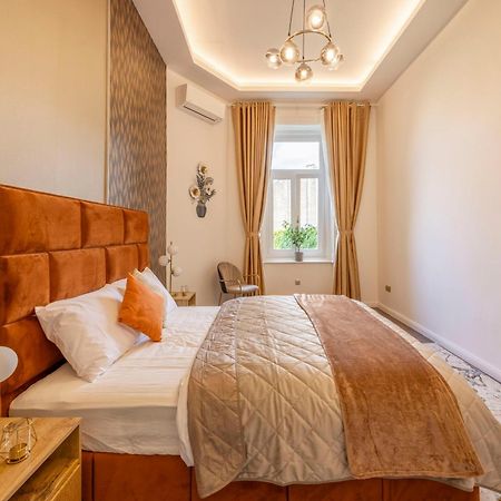 Exclusive Downtown Quentin Residence By Prestige Homes Budapest Exterior photo