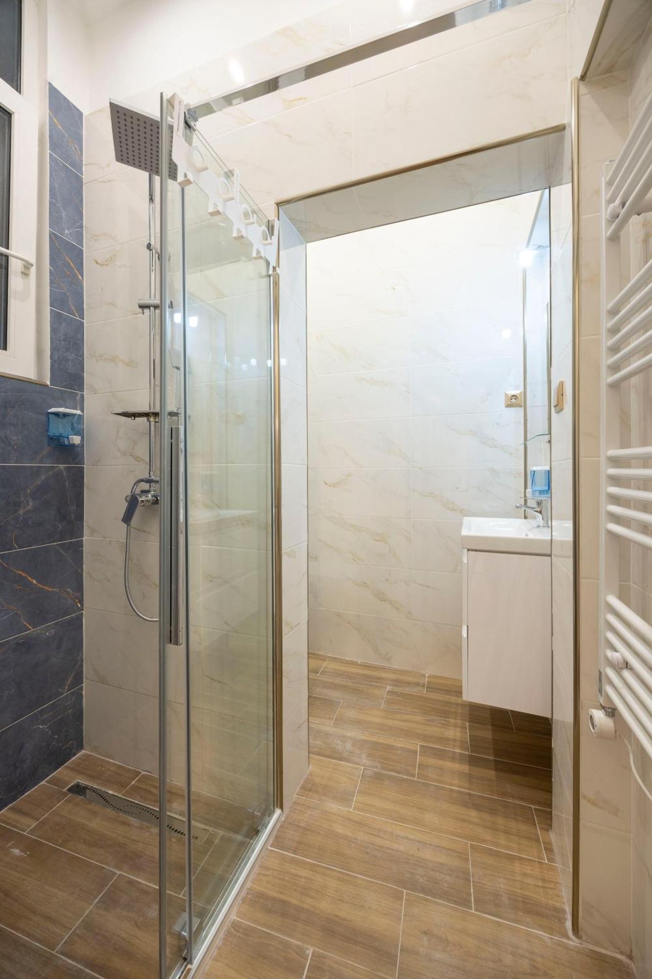 Exclusive Downtown Quentin Residence By Prestige Homes Budapest Exterior photo