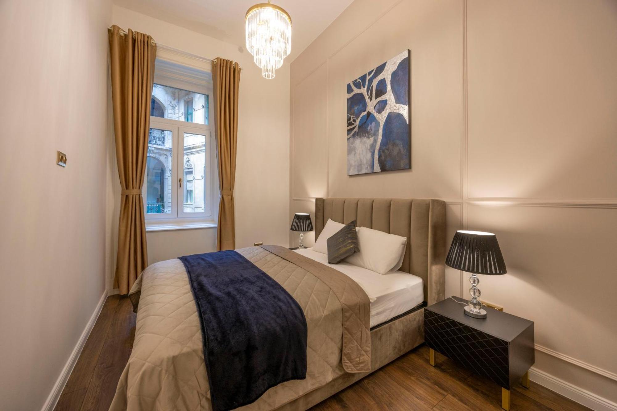 Exclusive Downtown Quentin Residence By Prestige Homes Budapest Exterior photo